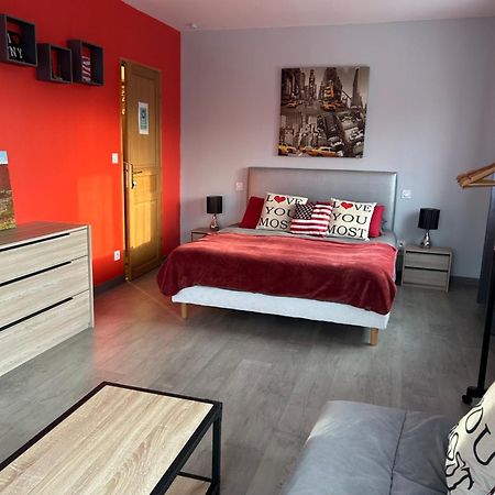 Chambres De Valerie Сен-Сиприен Экстерьер фото